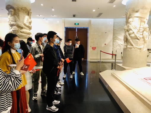 参观四行仓库抗战纪念馆